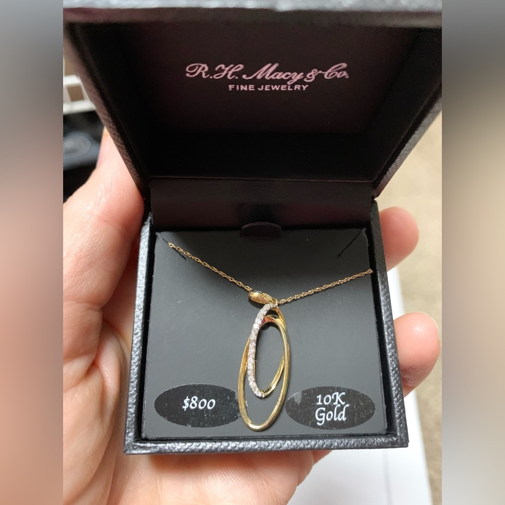 Gold diamond pendant NWT